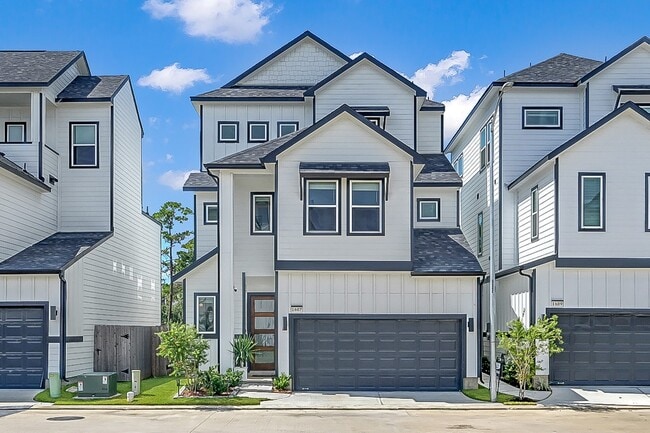 property at 1607 Regents Gate Rd