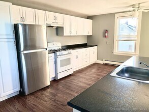2 Pershing St in Norwalk, CT - Building Photo - Building Photo