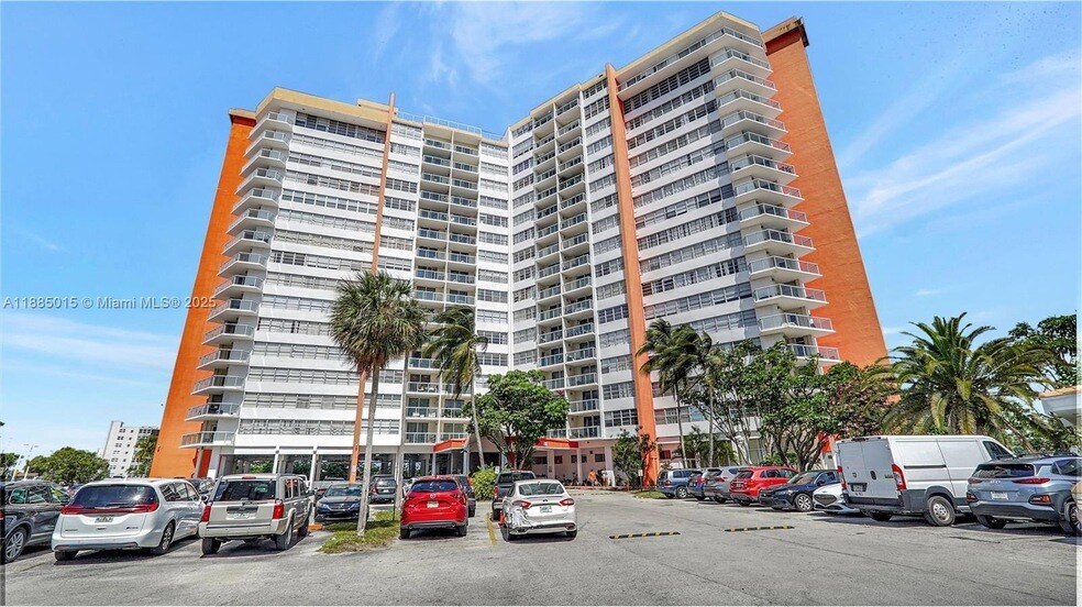 1301 NE Miami Gardens Dr, Unit 512W in Miami, FL - Building Photo