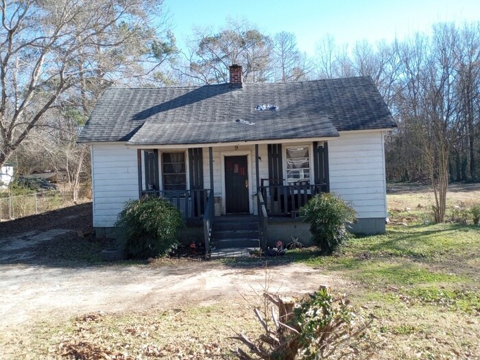 9 Townsend St in Laurens, SC - Building Photo