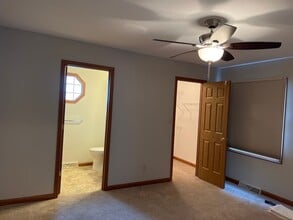 1111 Community Dr in Springfield, IL - Building Photo - Building Photo