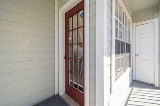 10630 Westbrae Pkwy in Houston, TX - Building Photo - Building Photo