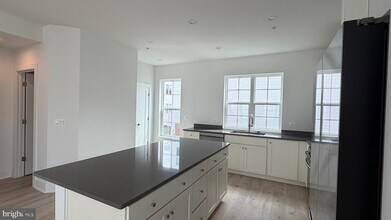 2106 Henson Norris St in Rockville, MD - Building Photo - Building Photo