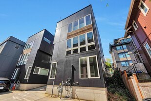 113 27th Ave E in Seattle, WA - Building Photo