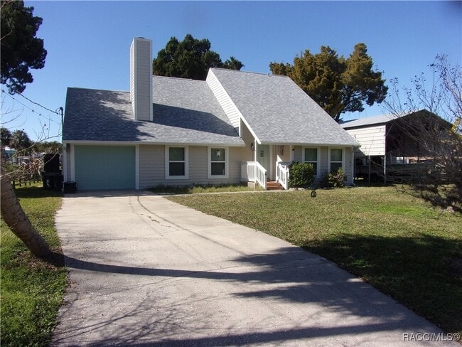 2574 N Regatta Point in Crystal River, FL - Building Photo - Building Photo