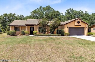 2560 Greenwood Dr in Kissimmee, FL - Building Photo