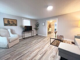 3923 Bluestone Rd in Cleveland Heights, OH - Building Photo