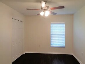 3704 Lockridge Dr in Land O Lakes, FL - Foto de edificio - Building Photo