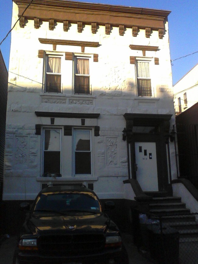 1411 31st Ave in Astoria, NY - Foto de edificio - Building Photo