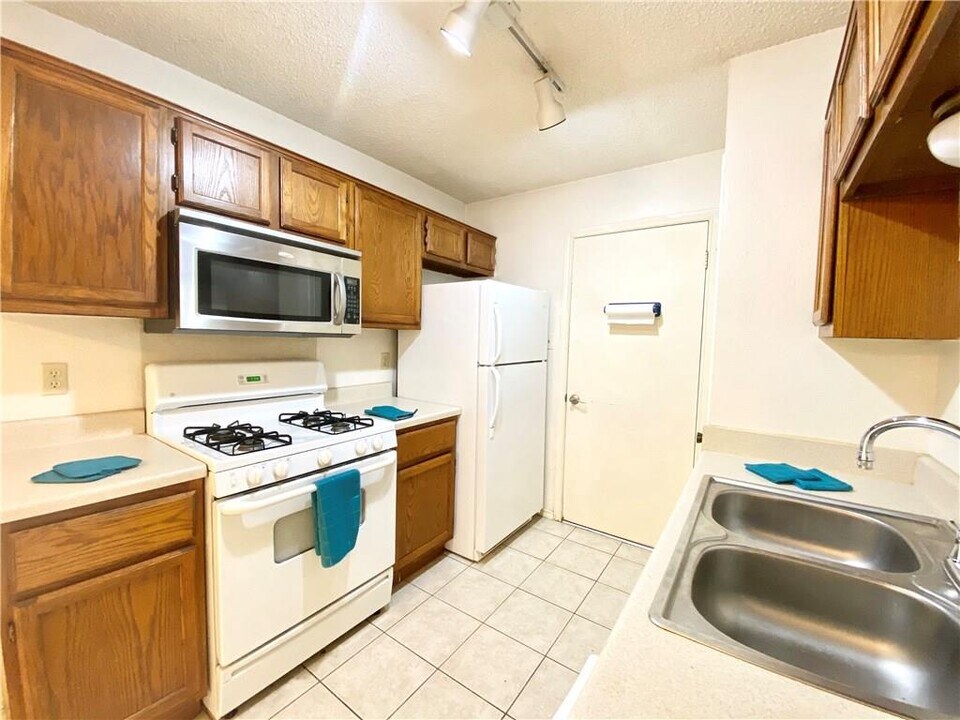 1109 Woodlief Trail in Round Rock, TX - Foto de edificio