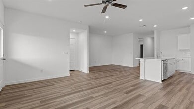 2111 Texoma Pkwy in Sherman, TX - Building Photo - Building Photo