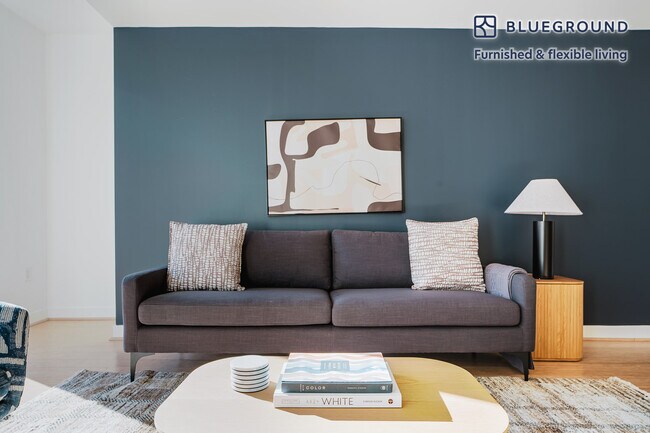 825 10th St NW in Washington, DC - Building Photo - Building Photo