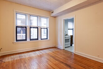 3525 N Racine Ave, Unit W1 in Chicago, IL - Building Photo - Building Photo