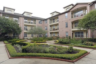 Elate Royal Oaks in Houston, TX - Building Photo