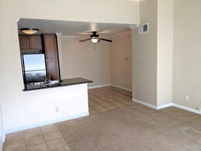 1015 La Terraza Cir in Corona, CA - Building Photo - Building Photo