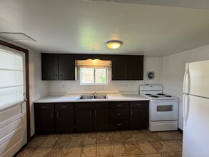 199 Luxor School Rd in Luxor, PA - Building Photo - Building Photo