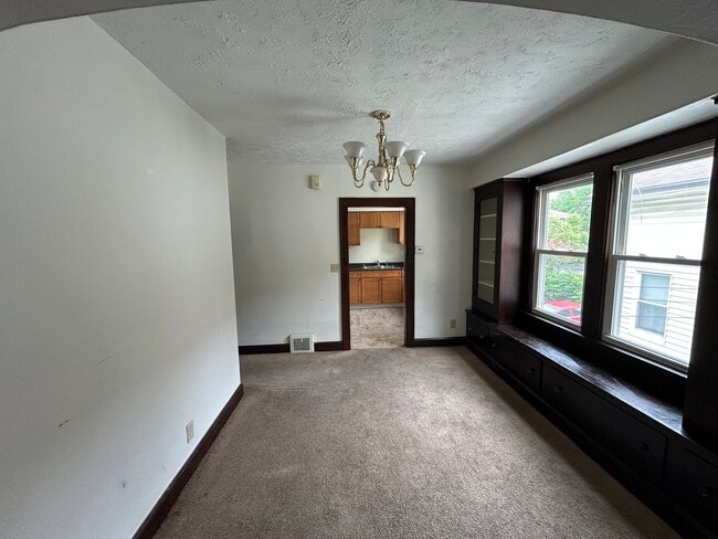 1909 Spring Rd in Cleveland, OH - Building Photo - Building Photo