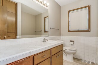 6425 E 14th St N in Wichita, KS - Foto de edificio - Building Photo