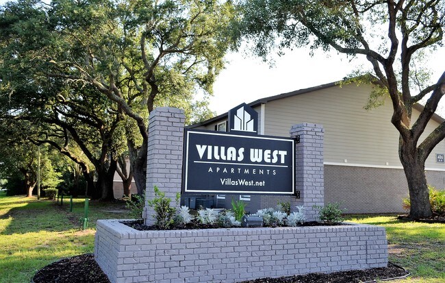 Villas West in Pensacola, FL - Foto de edificio - Building Photo