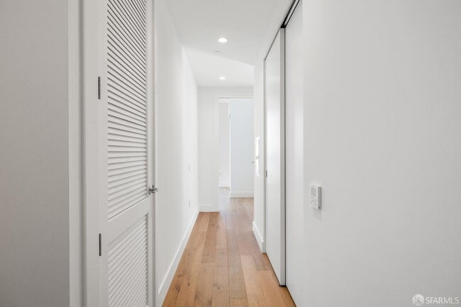 1 Bristol Court in San Francisco, CA - Building Photo - Building Photo