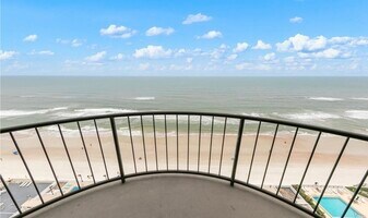 3003 S Atlantic Ave, Unit 17b4 in Daytona Beach Shores, FL - Building Photo
