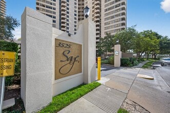 3525 Sage Rd in Houston, TX - Foto de edificio - Building Photo