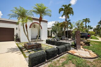 6590 Fountains Cir in Greenacres, FL - Building Photo - Building Photo