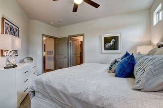 Azure City Living in Helotes, TX - Foto de edificio - Building Photo