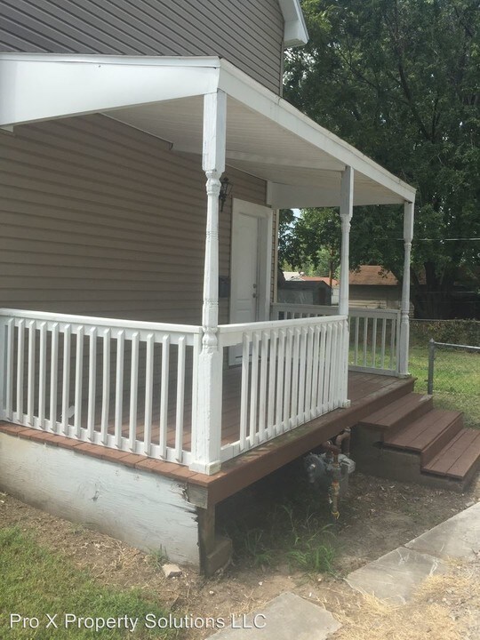 409 N Olive St in Pittsburg, KS - Building Photo