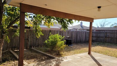 1805 79th Pl in Lubbock, TX - Foto de edificio - Building Photo