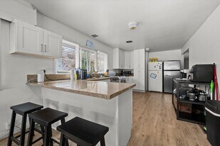 6180-6182 Mary Ln Dr in San Diego, CA - Building Photo