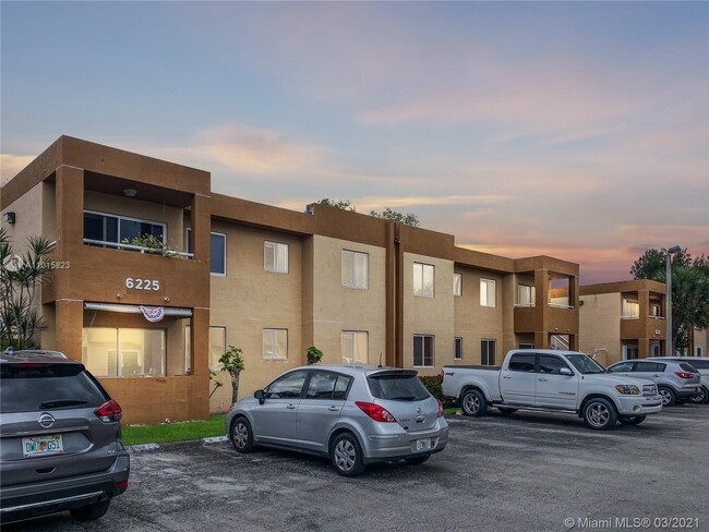 6225 SW 131st Ct-Unit -204 in Miami, FL - Building Photo - Building Photo