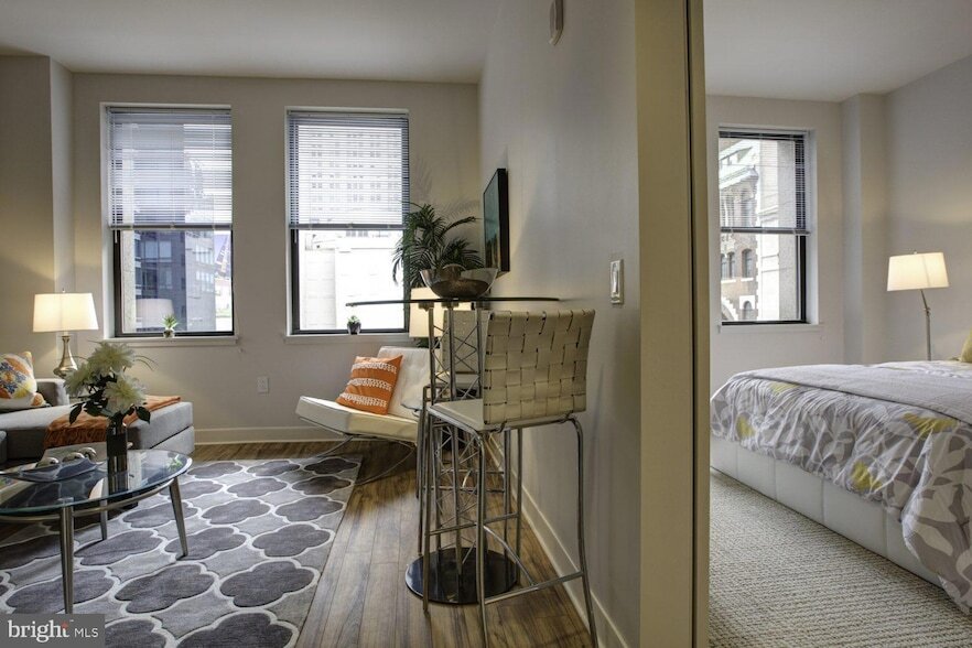 42 S 15th St, Unit 1B-0402 in Philadelphia, PA - Building Photo