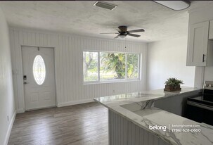 540 NE 61st St in Fort Lauderdale, FL - Building Photo