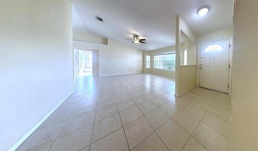 95 White Marsh Ln in Rotonda West, FL - Foto de edificio - Building Photo