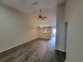 1337 Delaware Pl in Orange Park, FL - Foto de edificio - Building Photo