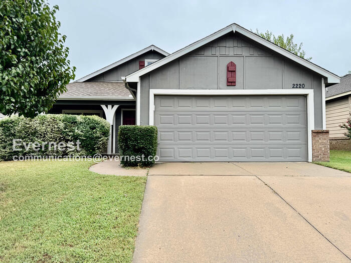2220 E Elmira St in Broken Arrow, OK - Building Photo