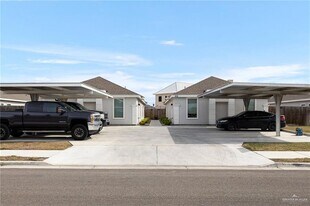 904 Kentucky St, Unit 2 in Alton, TX - Building Photo