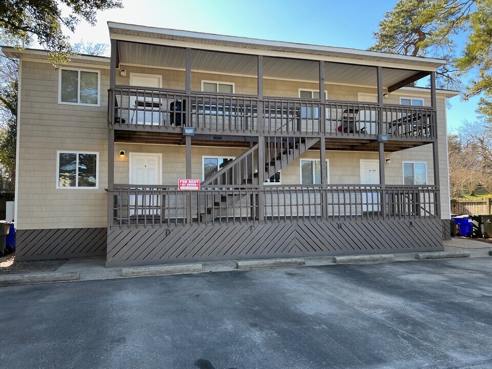 2909 Pleasant Ave, Unit 2909 Pleasant Ave Apt C in Norfolk, VA - Foto de edificio