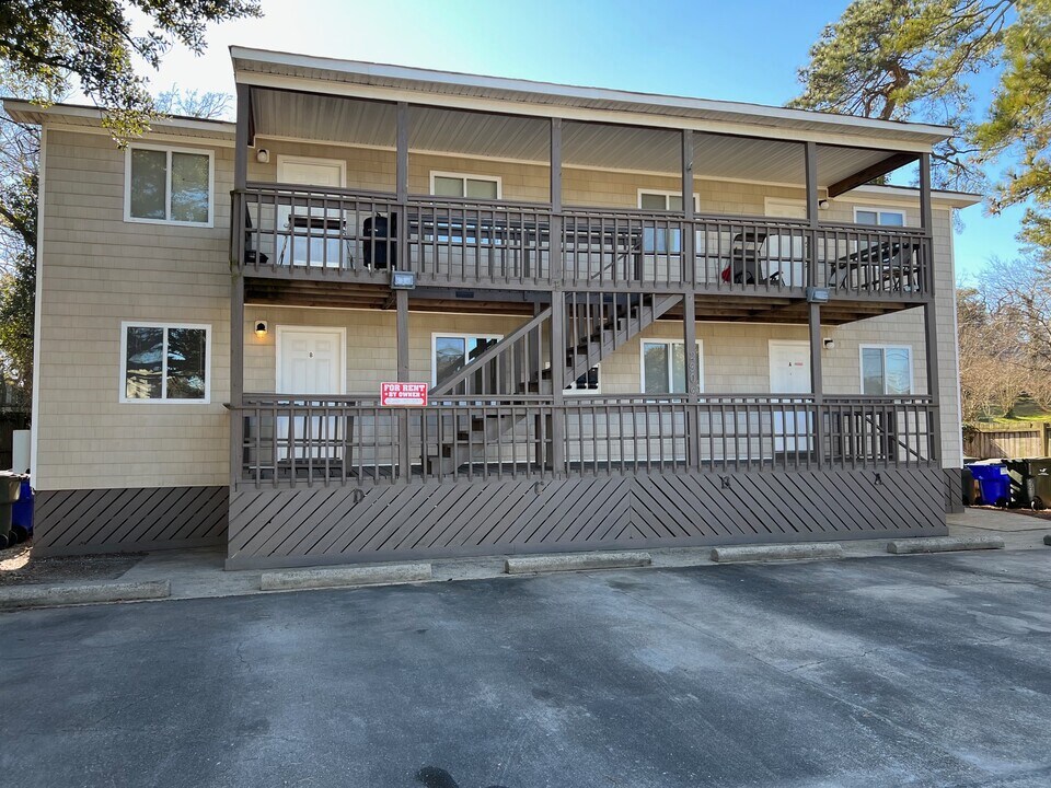 2909 Pleasant Ave, Unit 2909 Pleasant Ave Apt C in Norfolk, VA - Building Photo