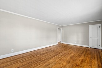 904 S Williamson Ave in Elon, NC - Building Photo - Building Photo