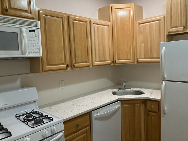 130 Front St, Unit 3