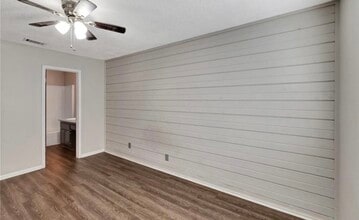 215 Chantilly St in Victoria, TX - Building Photo - Building Photo