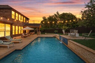 3528 Hathaway Ct in Irving, TX - Building Photo