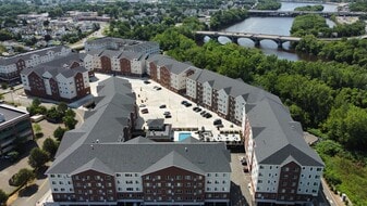 The Landings at Riverwalk in Elmwood Park, NJ - Building Photo