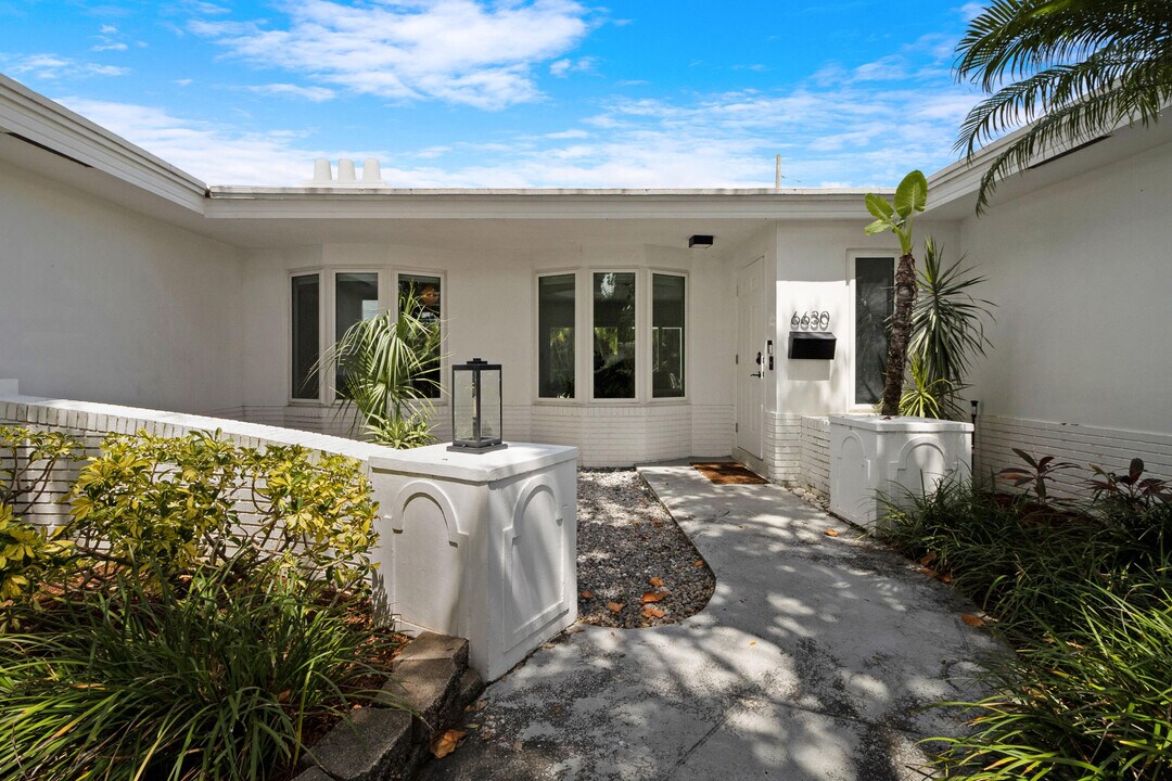 6630 NE 21st Ave in Fort Lauderdale, FL - Building Photo
