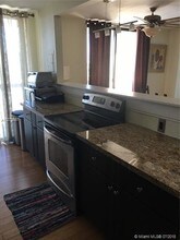 8100 Byron Ave-Unit -501 in Miami Beach, FL - Building Photo - Building Photo