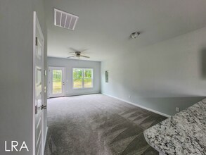185 Buckhorn Ave in Holly Ridge, NC - Foto de edificio - Building Photo