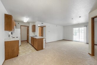 Platinum Valley Apartments in Sioux Falls, SD - Building Photo - Building Photo