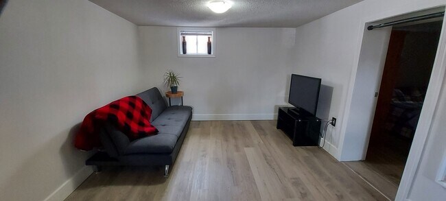 221 Aldercrest Rd in Toronto, ON - Building Photo - Building Photo